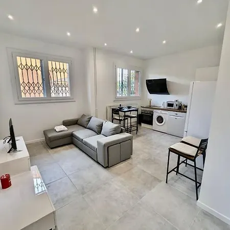 Excellent T2 - Moderne & Equipe Avec Parking