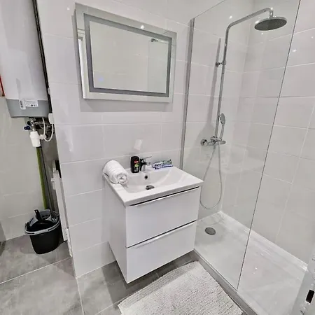 Excellent T2 - Moderne & Equipe Avec Parking Apartamento Grenoble