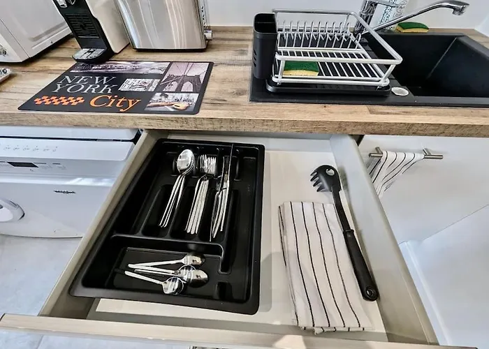 Excellent T2 - Moderne & Equipe Avec Parking